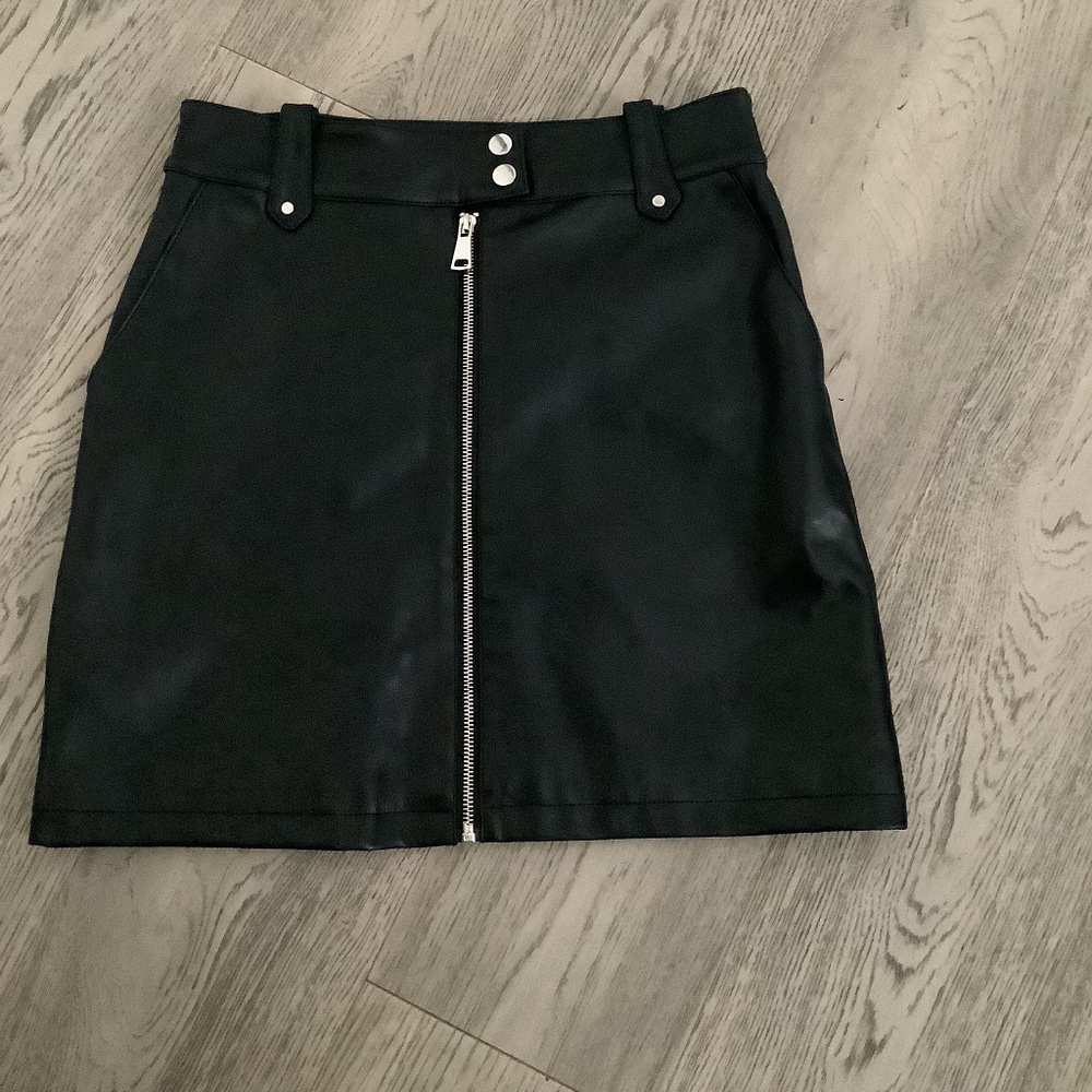 7 for all mankind faux leather skirt, new with tags, size M